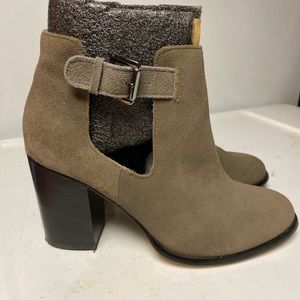 Suede bootie